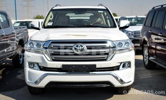 Acheter Import Voiture Toyota Land Cruiser Blanc à Import - Dubai, Grande Comore Acheter Import Voiture Toyota Land Cruiser Blanc à Import - Dubai, Grande Comore