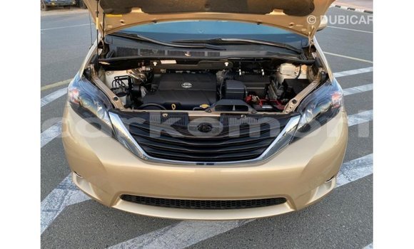 Acheter Import Voiture Toyota Sienna Autre à Import - Dubai, Grande Comore Acheter Import Voiture Toyota Sienna Autre à Import - Dubai, Grande Comore