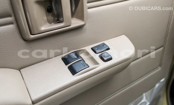 Acheter Import Voiture Toyota Land Cruiser Beige à Import - Dubai, Grande Comore Acheter Import Voiture Toyota Land Cruiser Beige à Import - Dubai, Grande Comore