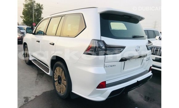 Acheter Import Voiture Lexus LX Blanc à Import - Dubai, Grande Comore Acheter Import Voiture Lexus LX Blanc à Import - Dubai, Grande Comore
