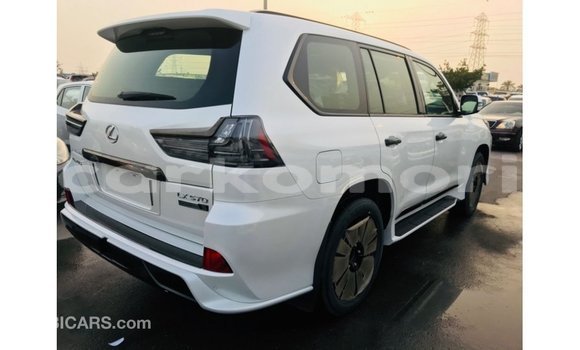 Acheter Import Voiture Lexus LX Blanc à Import - Dubai, Grande Comore Acheter Import Voiture Lexus LX Blanc à Import - Dubai, Grande Comore