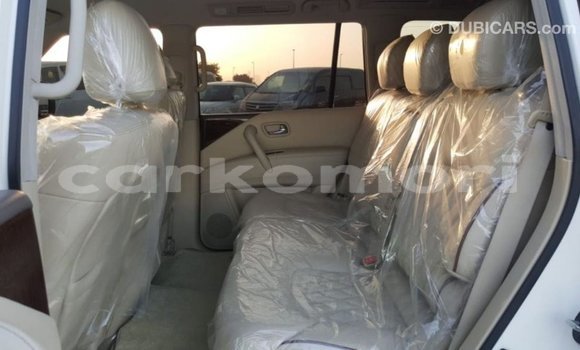 Acheter Import Voiture Nissan Patrol Blanc à Import - Dubai, Grande Comore Acheter Import Voiture Nissan Patrol Blanc à Import - Dubai, Grande Comore