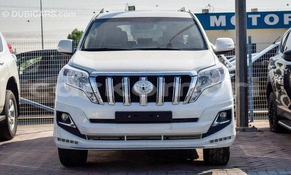 Acheter Import Voiture Toyota Prado Blanc à Import - Dubai, Grande Comore Acheter Import Voiture Toyota Prado Blanc à Import - Dubai, Grande Comore