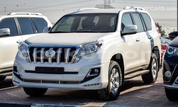Acheter Import Voiture Toyota Prado Blanc à Import - Dubai, Grande Comore Acheter Import Voiture Toyota Prado Blanc à Import - Dubai, Grande Comore