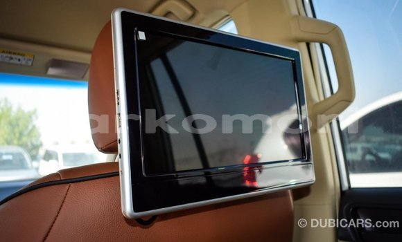 Acheter Import Voiture Toyota Prado Blanc à Import - Dubai, Grande Comore Acheter Import Voiture Toyota Prado Blanc à Import - Dubai, Grande Comore