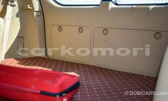 Acheter Import Voiture Toyota Prado Blanc à Import - Dubai, Grande Comore Acheter Import Voiture Toyota Prado Blanc à Import - Dubai, Grande Comore