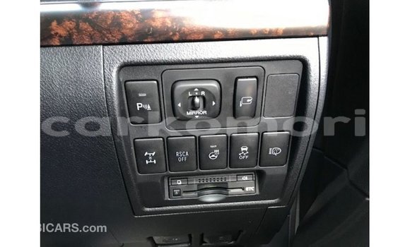 Acheter Import Voiture Toyota Land Cruiser Blanc à Import - Dubai, Grande Comore Acheter Import Voiture Toyota Land Cruiser Blanc à Import - Dubai, Grande Comore