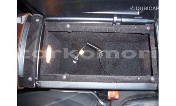 Acheter Import Voiture Mercedes-Benz 190 Blanc à Import - Dubai, Grande Comore Acheter Import Voiture Mercedes-Benz 190 Blanc à Import - Dubai, Grande Comore