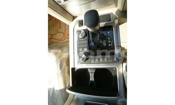 Acheter Import Voiture Toyota Land Cruiser Noir à Import - Dubai, Grande Comore Acheter Import Voiture Toyota Land Cruiser Noir à Import - Dubai, Grande Comore