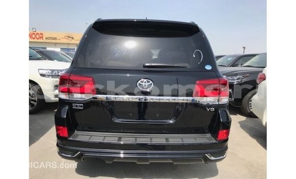 Acheter Import Voiture Toyota Land Cruiser Noir à Import - Dubai, Grande Comore Acheter Import Voiture Toyota Land Cruiser Noir à Import - Dubai, Grande Comore