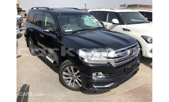 Acheter Import Voiture Toyota Land Cruiser Noir à Import - Dubai, Grande Comore Acheter Import Voiture Toyota Land Cruiser Noir à Import - Dubai, Grande Comore