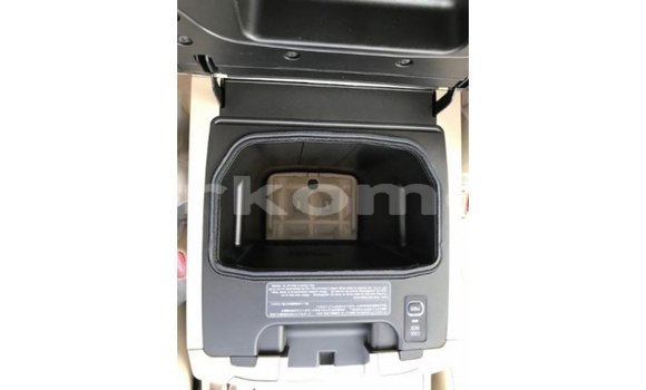 Acheter Import Voiture Toyota Land Cruiser Noir à Import - Dubai, Grande Comore Acheter Import Voiture Toyota Land Cruiser Noir à Import - Dubai, Grande Comore