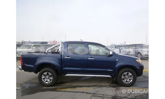 Acheter Import Voiture Toyota Hilux Bleu à Import - Dubai, Grande Comore Acheter Import Voiture Toyota Hilux Bleu à Import - Dubai, Grande Comore