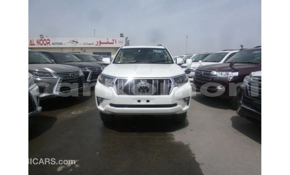 Acheter Import Voiture Toyota Prado Blanc à Import - Dubai, Grande Comore Acheter Import Voiture Toyota Prado Blanc à Import - Dubai, Grande Comore