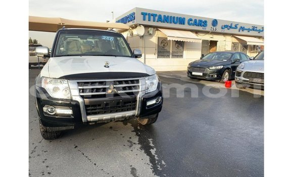Buy Import Mitsubishi Pajero Black Car in Import - Dubai in Great Comore Buy Import Mitsubishi Pajero Black Car in Import - Dubai in Great Comore