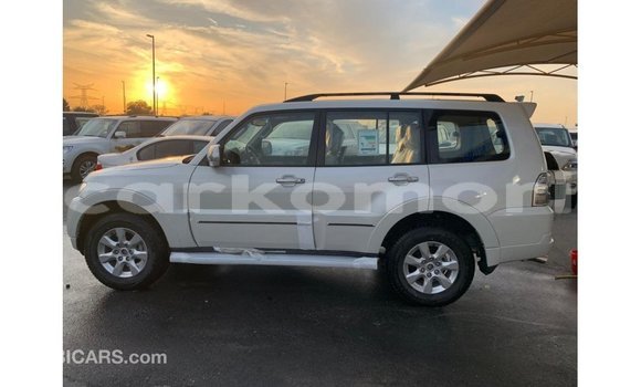 Buy Import Mitsubishi Pajero Black Car in Import - Dubai in Great Comore Buy Import Mitsubishi Pajero Black Car in Import - Dubai in Great Comore