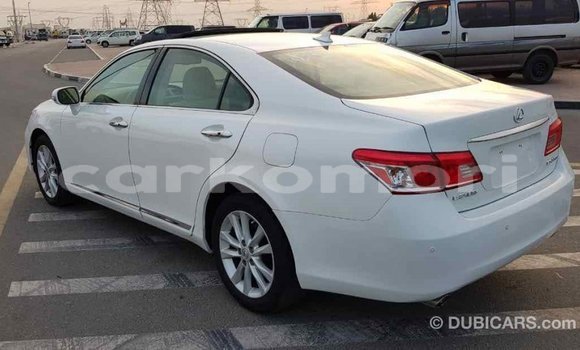 Acheter Import Voiture Lexus ES Blanc à Import - Dubai, Grande Comore Acheter Import Voiture Lexus ES Blanc à Import - Dubai, Grande Comore