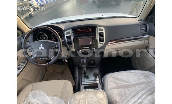 Buy Import Mitsubishi Pajero Black Car in Import - Dubai in Great Comore Buy Import Mitsubishi Pajero Black Car in Import - Dubai in Great Comore