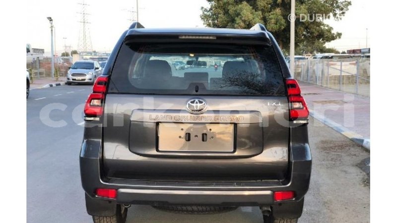 Big with watermark toyota prado grande comore import dubai 2662