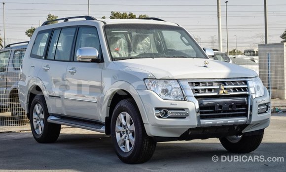 Buy Import Mitsubishi Pajero White Car in Import - Dubai in Great Comore Buy Import Mitsubishi Pajero White Car in Import - Dubai in Great Comore