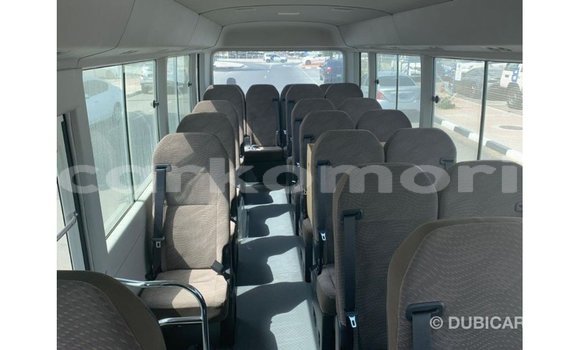 Acheter Import Voiture Toyota Coaster Blanc à Import - Dubai, Grande Comore Acheter Import Voiture Toyota Coaster Blanc à Import - Dubai, Grande Comore