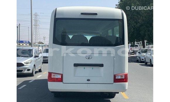 Acheter Import Voiture Toyota Coaster Blanc à Import - Dubai, Grande Comore Acheter Import Voiture Toyota Coaster Blanc à Import - Dubai, Grande Comore