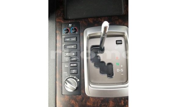 Buy Import Toyota Land Cruiser White Car in Import - Dubai in Great Comore Buy Import Toyota Land Cruiser White Car in Import - Dubai in Great Comore