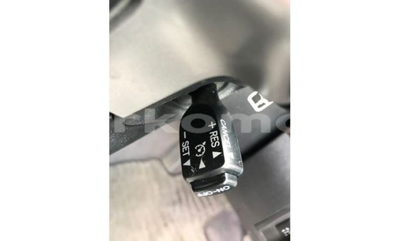 Buy Import Toyota Land Cruiser White Car in Import - Dubai in Great Comore Buy Import Toyota Land Cruiser White Car in Import - Dubai in Great Comore