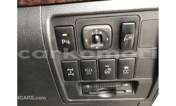 Buy Import Toyota Land Cruiser White Car in Import - Dubai in Great Comore Buy Import Toyota Land Cruiser White Car in Import - Dubai in Great Comore
