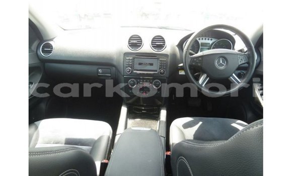 Buy Import Mercedes-Benz 190 Black Car in Import - Dubai in Great Comore Buy Import Mercedes-Benz 190 Black Car in Import - Dubai in Great Comore