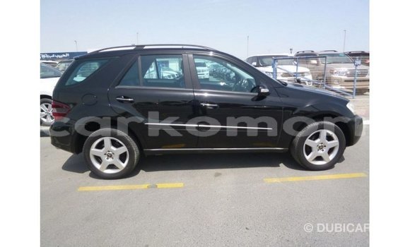 Buy Import Mercedes-Benz 190 Black Car in Import - Dubai in Great Comore Buy Import Mercedes-Benz 190 Black Car in Import - Dubai in Great Comore