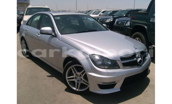 Buy Import Mercedes-Benz 190 Other Car in Import - Dubai in Great Comore Buy Import Mercedes-Benz 190 Other Car in Import - Dubai in Great Comore