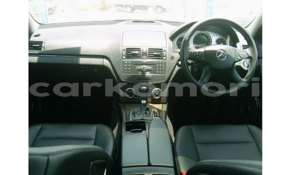 Buy Import Mercedes-Benz 190 Other Car in Import - Dubai in Great Comore Buy Import Mercedes-Benz 190 Other Car in Import - Dubai in Great Comore