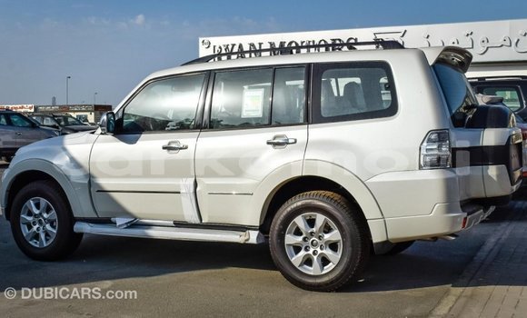 Buy Import Mitsubishi Pajero White Car in Import - Dubai in Great Comore Buy Import Mitsubishi Pajero White Car in Import - Dubai in Great Comore