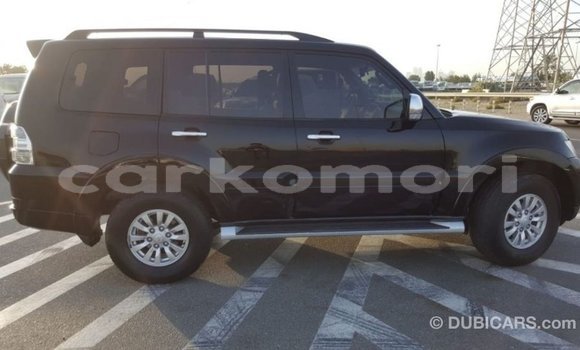 Acheter Import Voiture Mitsubishi Pajero Noir à Import - Dubai, Grande Comore Acheter Import Voiture Mitsubishi Pajero Noir à Import - Dubai, Grande Comore
