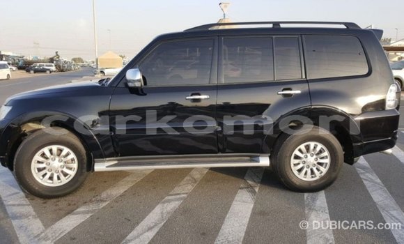 Acheter Import Voiture Mitsubishi Pajero Noir à Import - Dubai, Grande Comore Acheter Import Voiture Mitsubishi Pajero Noir à Import - Dubai, Grande Comore