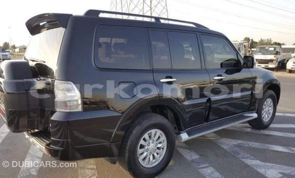 Acheter Import Voiture Mitsubishi Pajero Noir à Import - Dubai, Grande Comore Acheter Import Voiture Mitsubishi Pajero Noir à Import - Dubai, Grande Comore