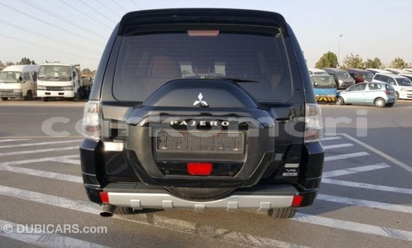 Acheter Import Voiture Mitsubishi Pajero Noir à Import - Dubai, Grande Comore Acheter Import Voiture Mitsubishi Pajero Noir à Import - Dubai, Grande Comore