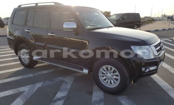 Acheter Import Voiture Mitsubishi Pajero Noir à Import - Dubai, Grande Comore Acheter Import Voiture Mitsubishi Pajero Noir à Import - Dubai, Grande Comore