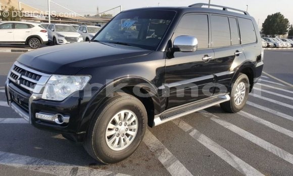 Acheter Import Voiture Mitsubishi Pajero Noir à Import - Dubai, Grande Comore Acheter Import Voiture Mitsubishi Pajero Noir à Import - Dubai, Grande Comore