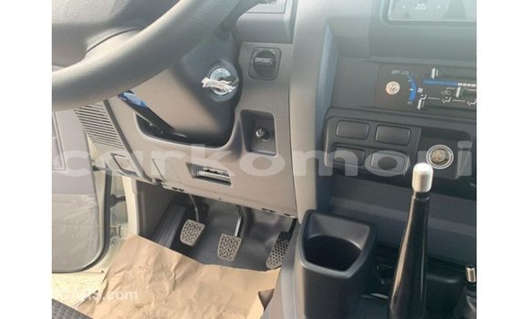 Buy Import Toyota Land Cruiser White Car in Import - Dubai in Great Comore Buy Import Toyota Land Cruiser White Car in Import - Dubai in Great Comore