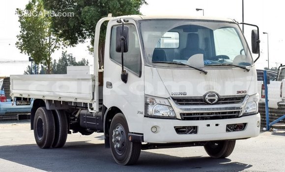 Buy Import Hino 300 Series White Truck in Import - Dubai in Great Comore Buy Import Hino 300 Series White Truck in Import - Dubai in Great Comore