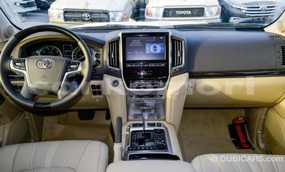 Acheter Import Voiture Toyota Land Cruiser Noir à Import - Dubai, Grande Comore Acheter Import Voiture Toyota Land Cruiser Noir à Import - Dubai, Grande Comore