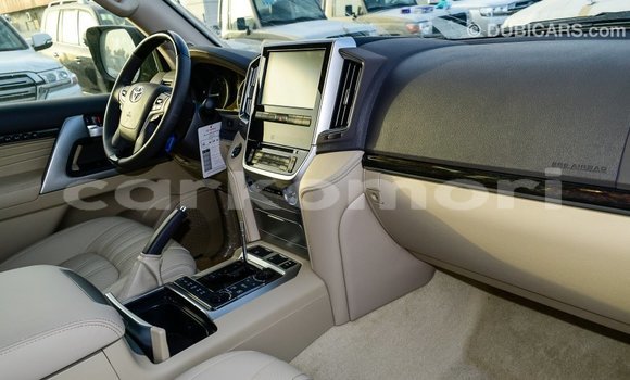 Acheter Import Voiture Toyota Land Cruiser Noir à Import - Dubai, Grande Comore Acheter Import Voiture Toyota Land Cruiser Noir à Import - Dubai, Grande Comore