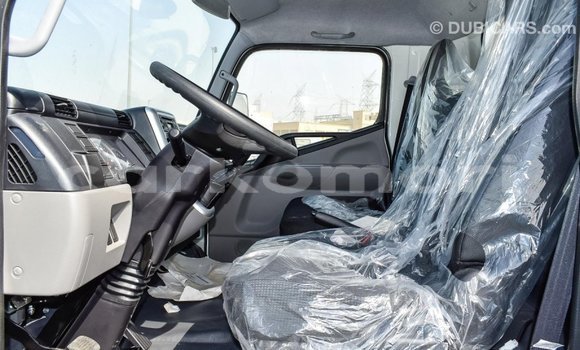 Buy Import Mitsubishi Carisma White Car in Import - Dubai in Great Comore Buy Import Mitsubishi Carisma White Car in Import - Dubai in Great Comore