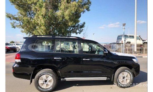 Buy Import Toyota Land Cruiser Black Car in Import - Dubai in Great Comore Buy Import Toyota Land Cruiser Black Car in Import - Dubai in Great Comore