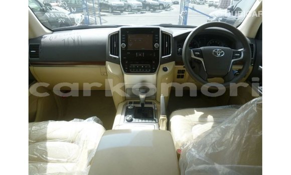 Buy Import Toyota Land Cruiser White Car in Import - Dubai in Great Comore Buy Import Toyota Land Cruiser White Car in Import - Dubai in Great Comore
