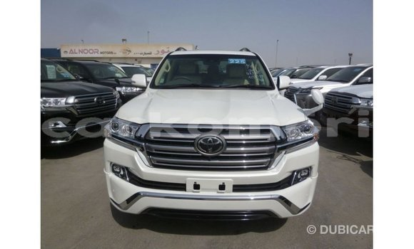 Buy Import Toyota Land Cruiser White Car in Import - Dubai in Great Comore Buy Import Toyota Land Cruiser White Car in Import - Dubai in Great Comore