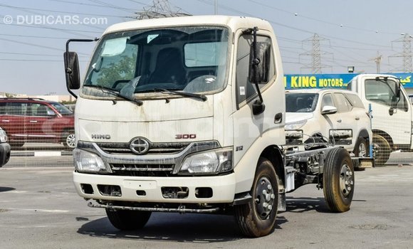 Buy Import Hino 300 Series White Truck in Import - Dubai in Great Comore Buy Import Hino 300 Series White Truck in Import - Dubai in Great Comore