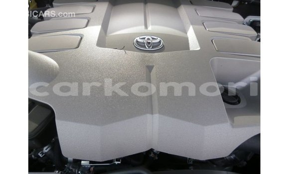 Buy Import Toyota Land Cruiser White Car in Import - Dubai in Great Comore Buy Import Toyota Land Cruiser White Car in Import - Dubai in Great Comore